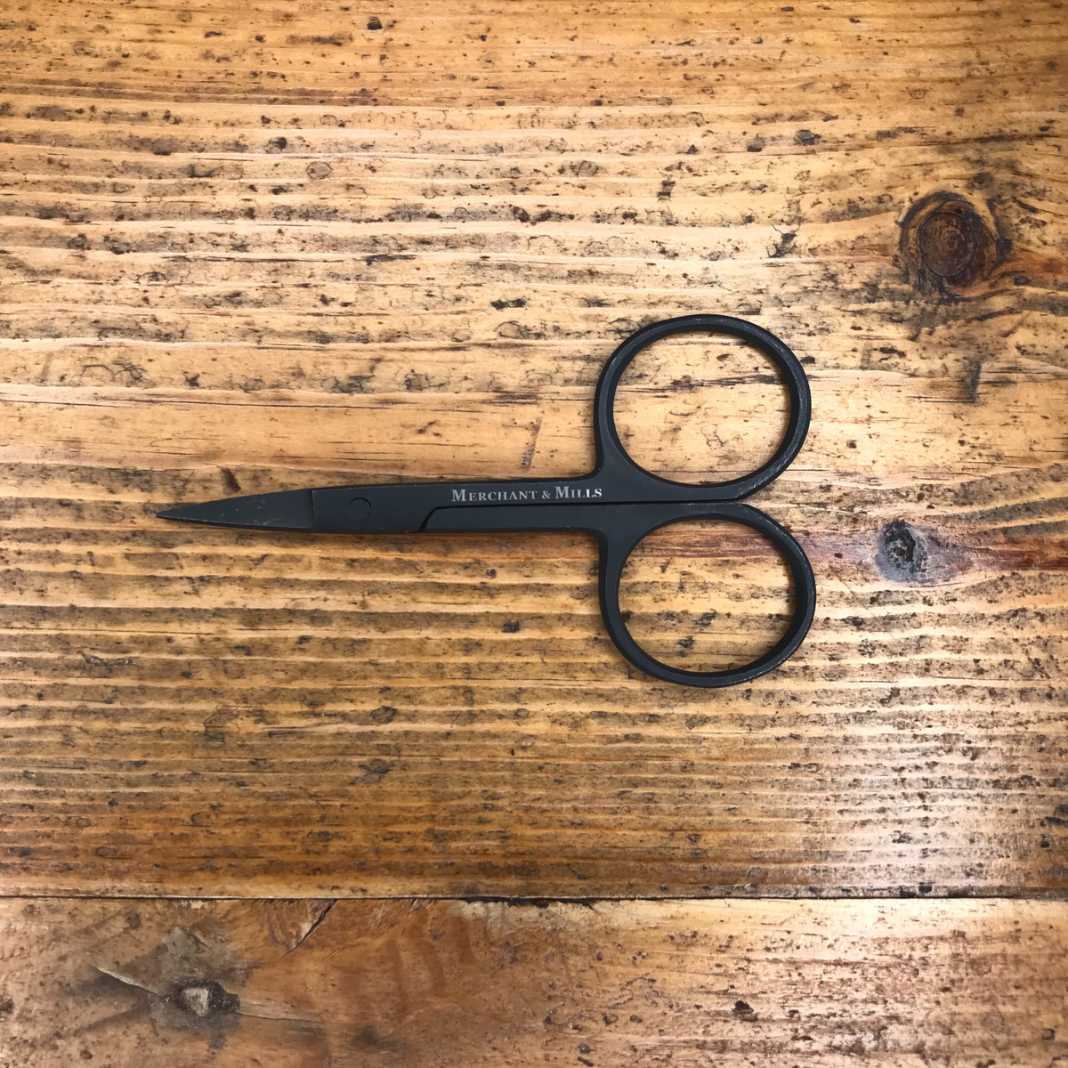 Merchant & Mills Wide Bow Scissors - theweavingroom